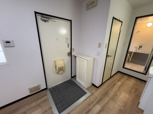 福西ハイツの玄関