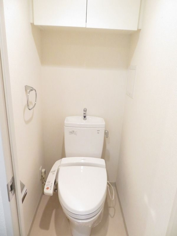浦安市当代島１丁目の賃貸マンションのトイレ