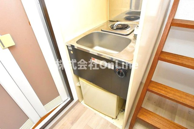 八尾市桜ヶ丘３丁目の賃貸マンションのキッチン