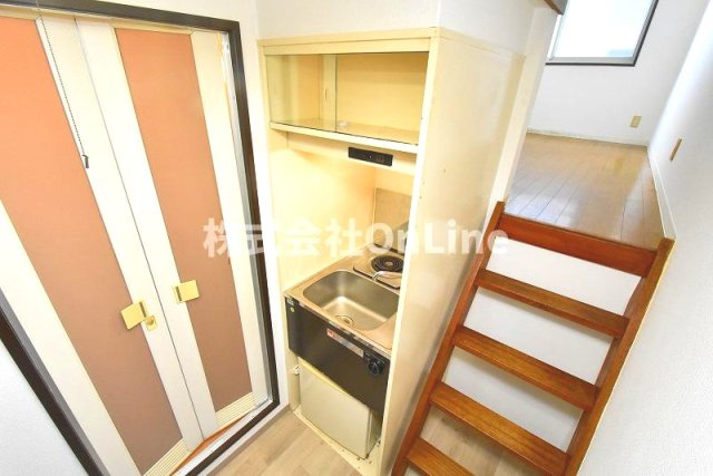 八尾市桜ヶ丘３丁目の賃貸マンションのキッチン