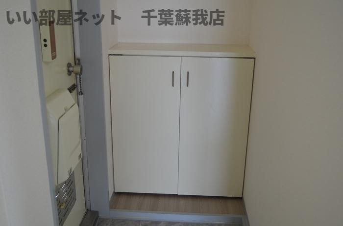 スカイハイツ池田　Aの玄関|収納もある玄関です