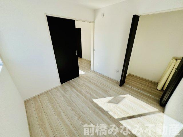 前橋市箱田町1期　限定1棟　アーバンスタイル　新築建売の洋室|明るい洋室です