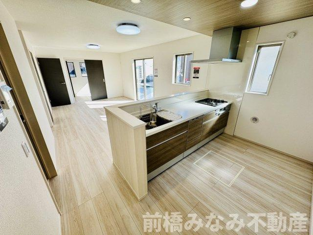 前橋市箱田町1期　限定1棟　アーバンスタイル　新築建売のキッチン|キッチンでお料理をお楽しみください