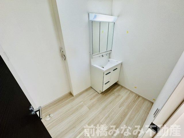 前橋市箱田町1期　限定1棟　アーバンスタイル　新築建売の独立洗面台|朝の身支度には欠かせない独立洗面化粧台