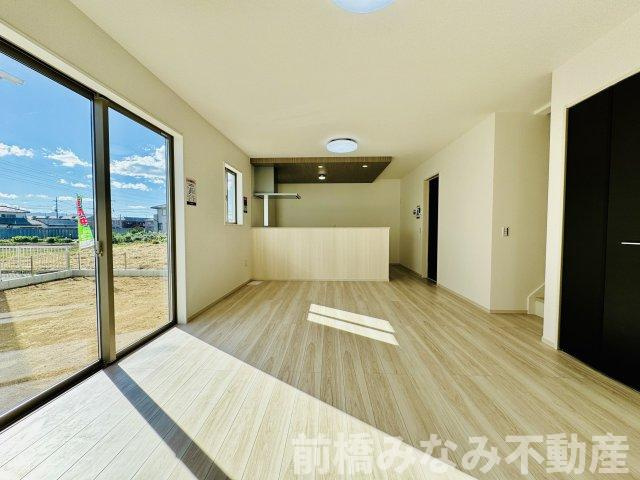 前橋市箱田町1期　限定1棟　アーバンスタイル　新築建売の居間・リビング|こちらの居間で趣味の時間をお楽しみください