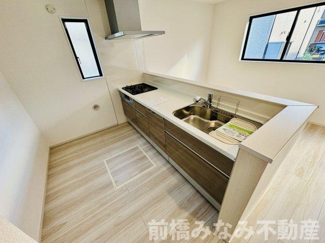 高崎市飯塚町1期　限定1棟　アーバンスタイル　新築建売のキッチン|コンパクトなキッチンで掃除もラクラク