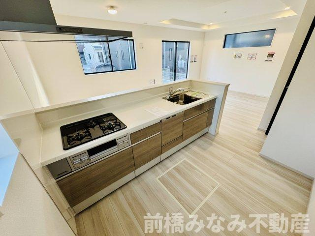 高崎市飯塚町1期　限定1棟　アーバンスタイル　新築建売のキッチン|コンパクトなキッチンで掃除もラクラク