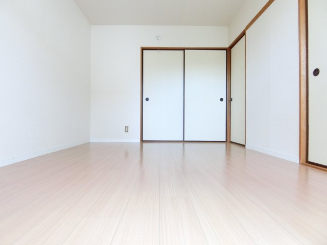 シャトー・ド・イワネC号館の寝室|同物件別部屋イメージ写真