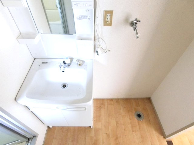 シャトー・ド・イワネC号館の洗面所|同物件別部屋イメージ写真