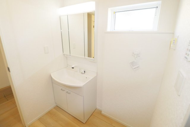 矢吹町東郷第3　　　2号棟　　　善郷小学校、矢吹中学区の洗面所