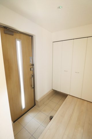 矢吹町東郷第3　　　2号棟　　　善郷小学校、矢吹中学区の玄関