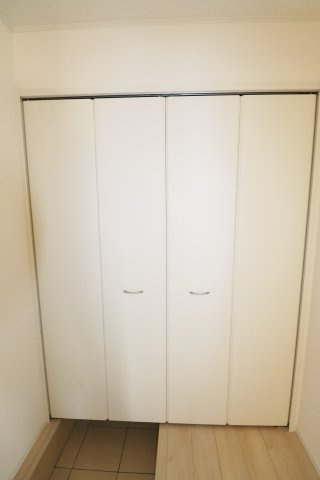 矢吹町東郷第3　　　2号棟　　　善郷小学校、矢吹中学区の玄関