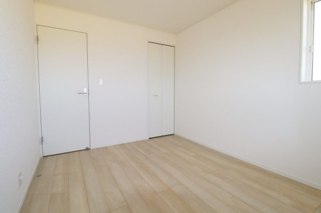 矢吹町東郷第3　　　2号棟　　　善郷小学校、矢吹中学区の洋室