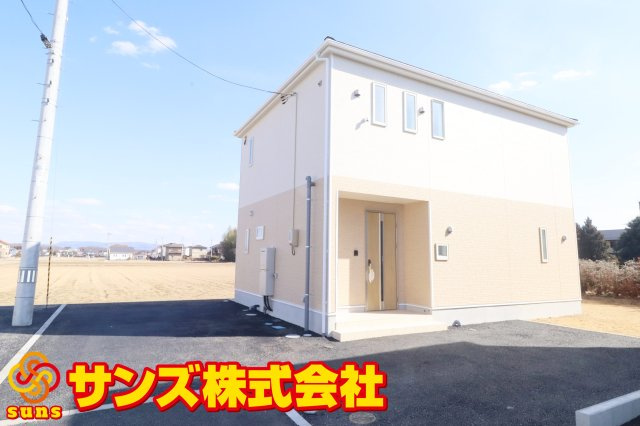 矢吹町東郷第3　　　2号棟　　　善郷小学校、矢吹中学区の外観|北西側から見た駐車場を含む外観