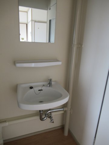 兵庫県公社　伊川谷（１）１号棟の洗面所|コンパクトで使いやすい洗面所