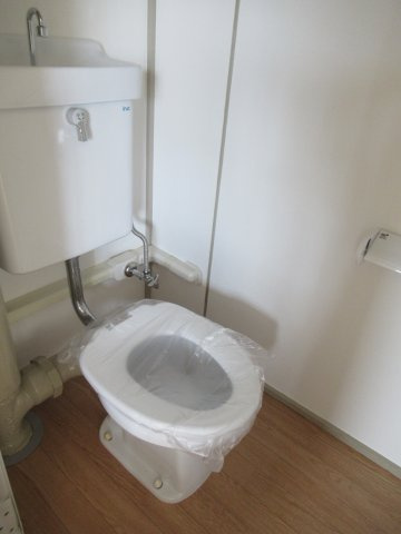 兵庫県公社　伊川谷（１）１号棟のトイレ|コンパクトで使いやすいトイレです