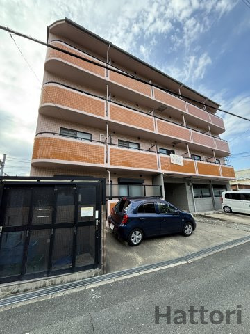 ローレル関大前