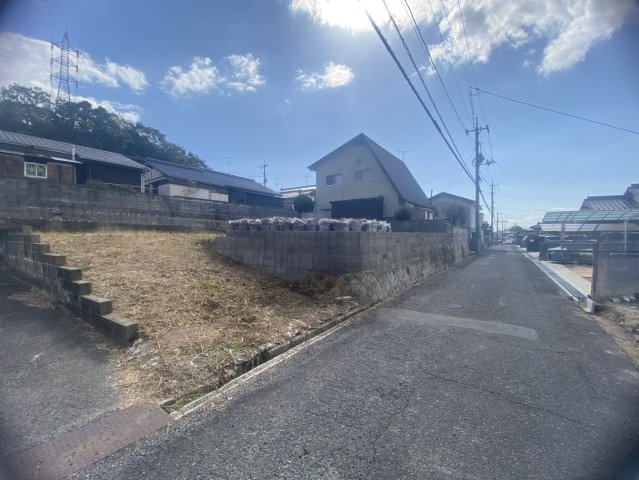 西宇部北　土地の前面道路含む現地写真