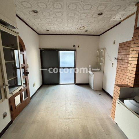 出口5丁目戸建の居間・リビング