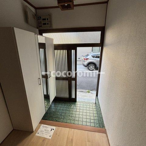 出口5丁目戸建の玄関