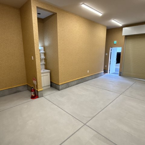 高柳ＢＡＳＥの内装