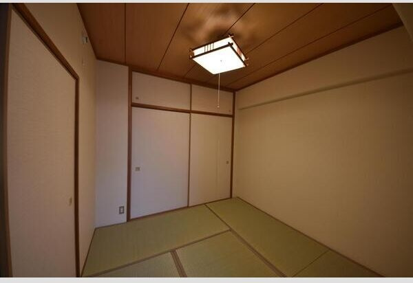 日光ハイツ香里第五の寝室