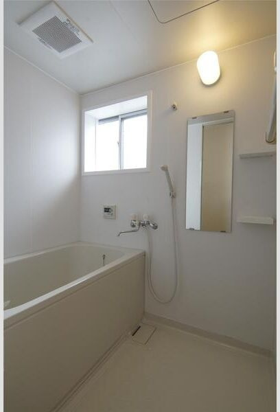 春日元町１丁目戸建ての浴室