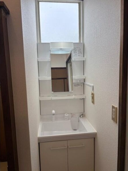 枚方市東町テラスハウスの洗面所