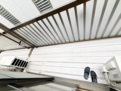 春山邸のバルコニー|外からの目が気にならないバルコニーで洗濯物が干せます