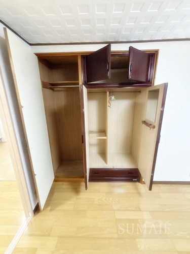 春山邸の収納|大きなものも収納できそうです