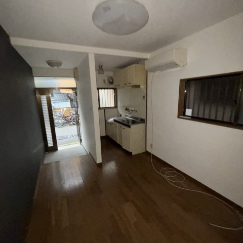 仁和寺町ハイツの居間・リビング