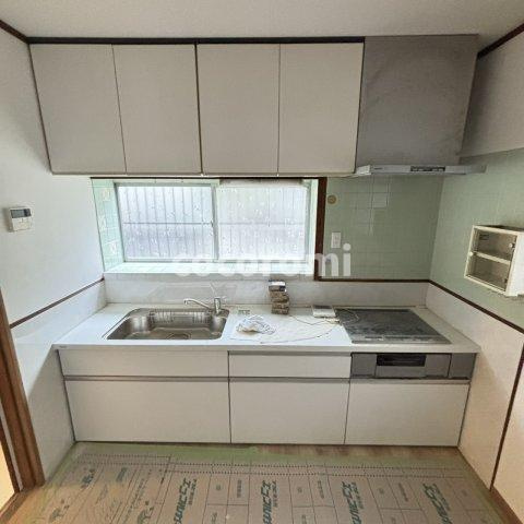 茄子作リノベ貸家のキッチン