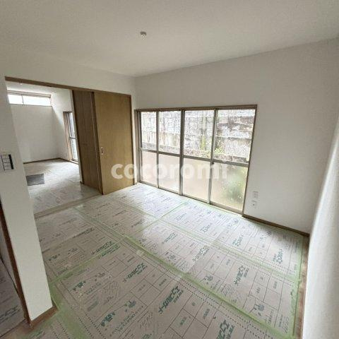 茄子作リノベ貸家の居間・リビング