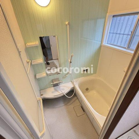 茄子作リノベ貸家の浴室