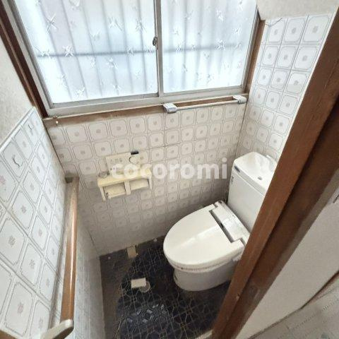 茄子作リノベ貸家のトイレ