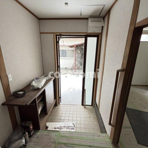 茄子作リノベ貸家の玄関