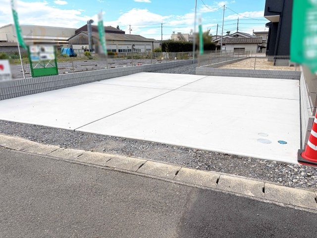 常陸太田市馬場町3期　新築戸建て　2号棟の駐車場|4台駐車できるカースペース！