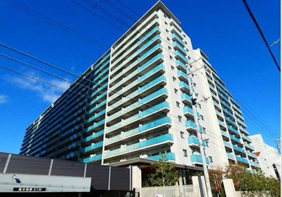 【外観】 | ブランズシティ天神橋筋六丁目 | ライトグレーを基調とした外壁とガラス手摺りを中心に洗練された透明感のある外観です。