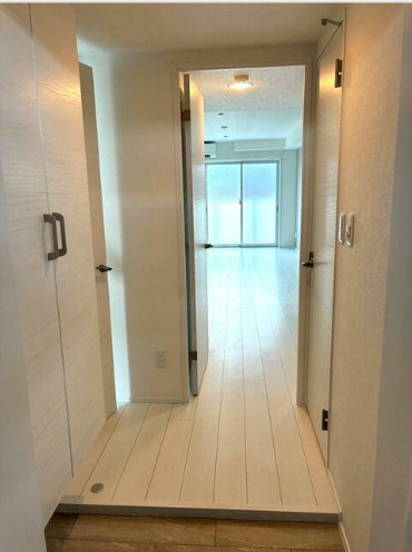 Skuld松陰神社　新築　デザイナーズ　角部屋の玄関