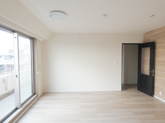 【居間・リビング】 | コルサムSI与野 | どんな家具も映える、シンプル＆スタイリッシュな空間。