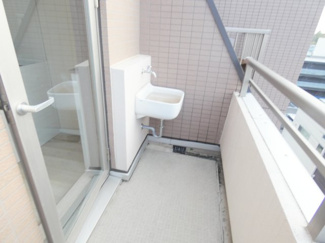 【バルコニー】 | コルサムSI与野 | バルコニーにスロップシンク。もうひとつの便利な水場