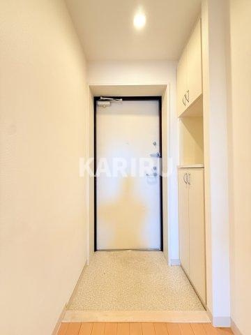 すみれハイツの玄関