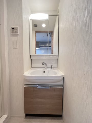 大阪市城東区諏訪１丁目の賃貸マンションの洗面所