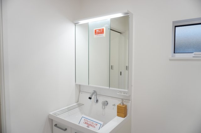 越谷市大字弥十郎 新築一戸建の独立洗面台