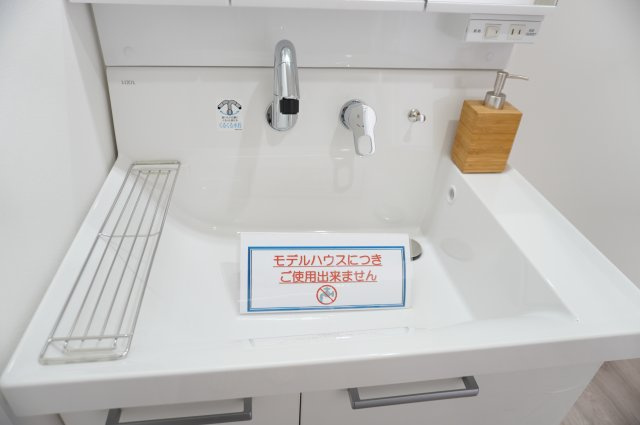 越谷市大字弥十郎 新築一戸建の独立洗面台