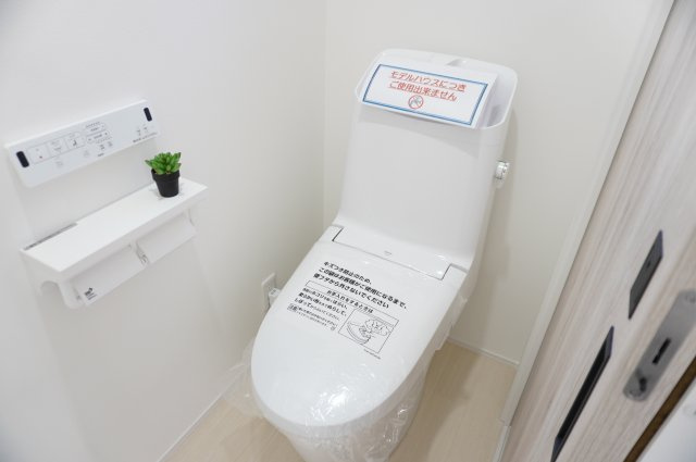 越谷市大字弥十郎 新築一戸建のトイレ