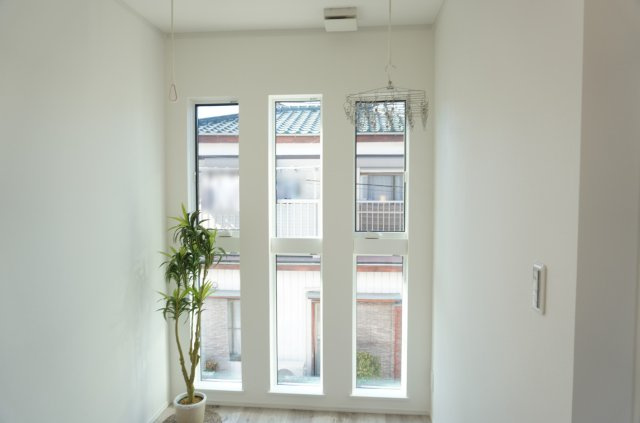 越谷市大字弥十郎 新築一戸建の内装|2階フリースペース　室内物干し