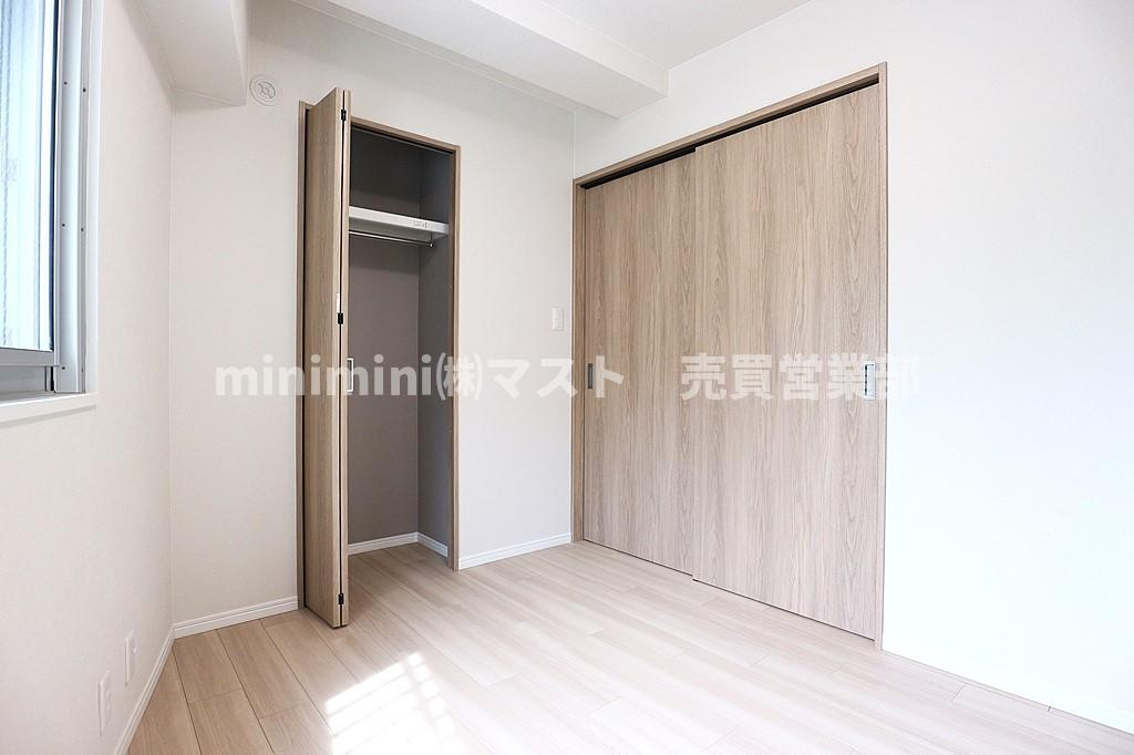 中津グランドハイツの洋室