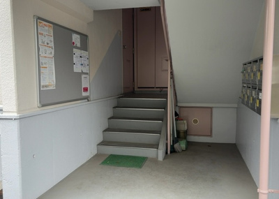 【ロビー】 | 相模原富士マンションＢ | ラウンジは、マンションの共用スペースに椅子やテーブルなどを配置した利用者が寛げる空間です。屋内型ラウンジと屋外型ラウンジがあります。共用部分の管理状況と合わせて、詳細については現地でご確認ください。