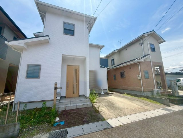 守山市小島町　中古戸建ての外観